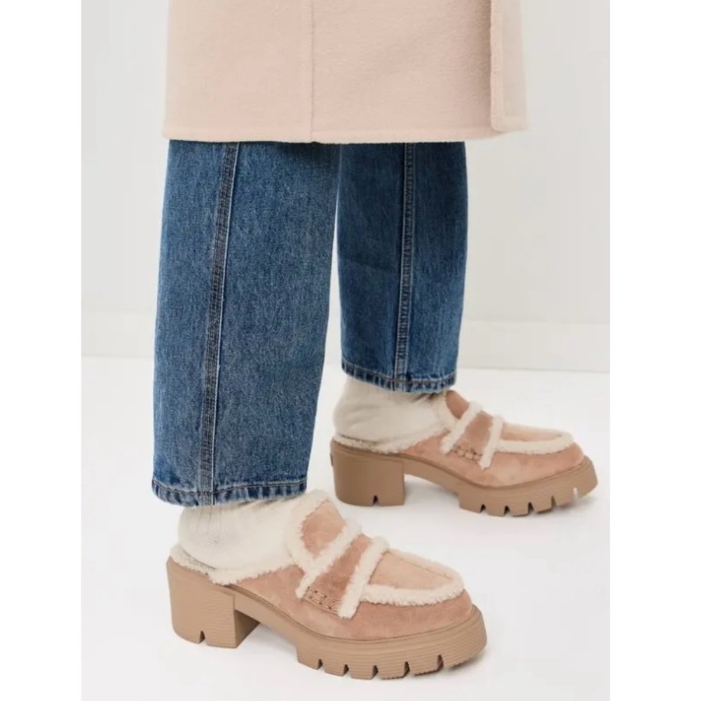 Stuart Weitzman Tan and Cream Mules